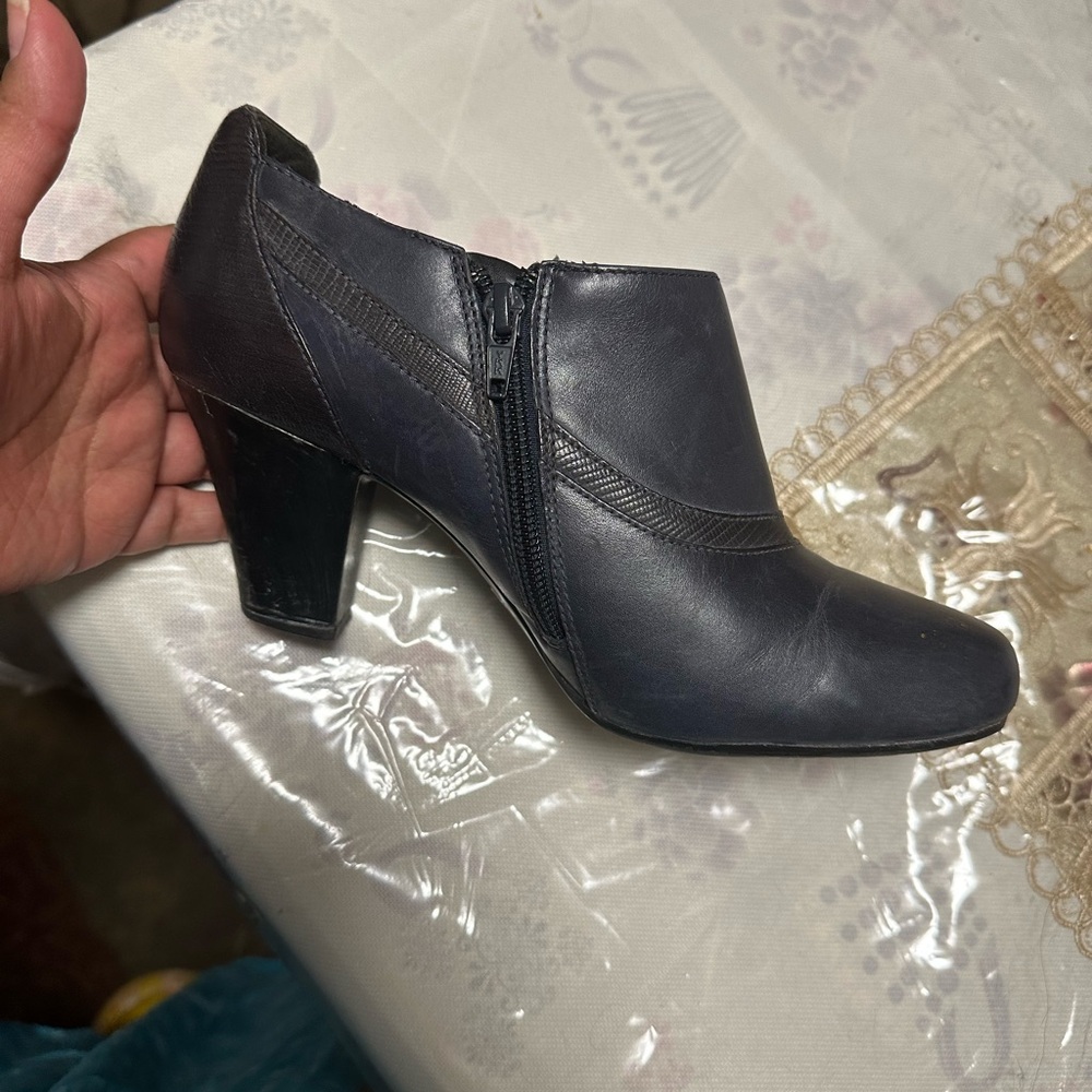 Clarks ankle boots women’s size 8 W